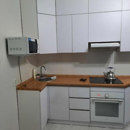 Кошкарбаева 45 Б Appartamento Akmola Esterno foto